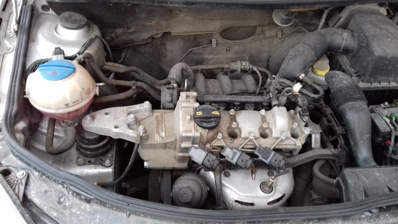 Skoda Fabia 2 датчики под капотом