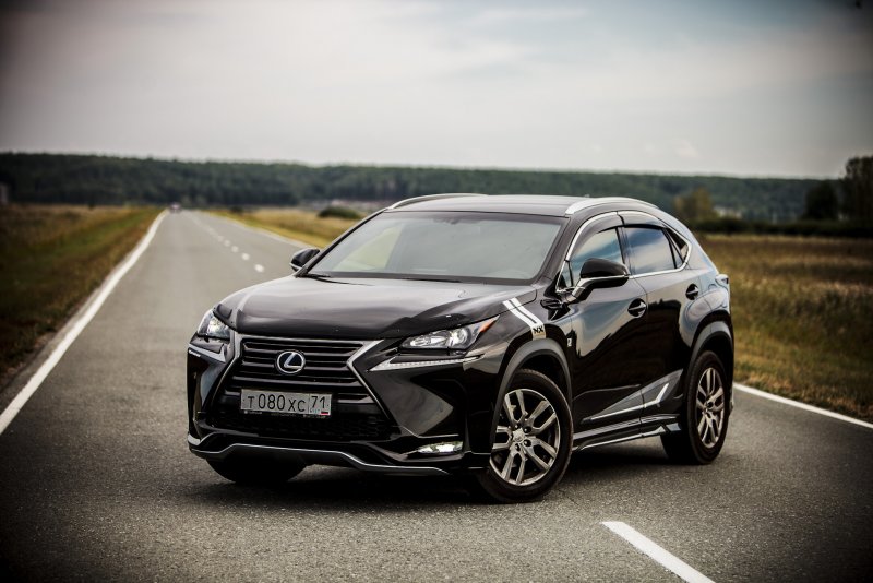 Лексус НХ 200 2016