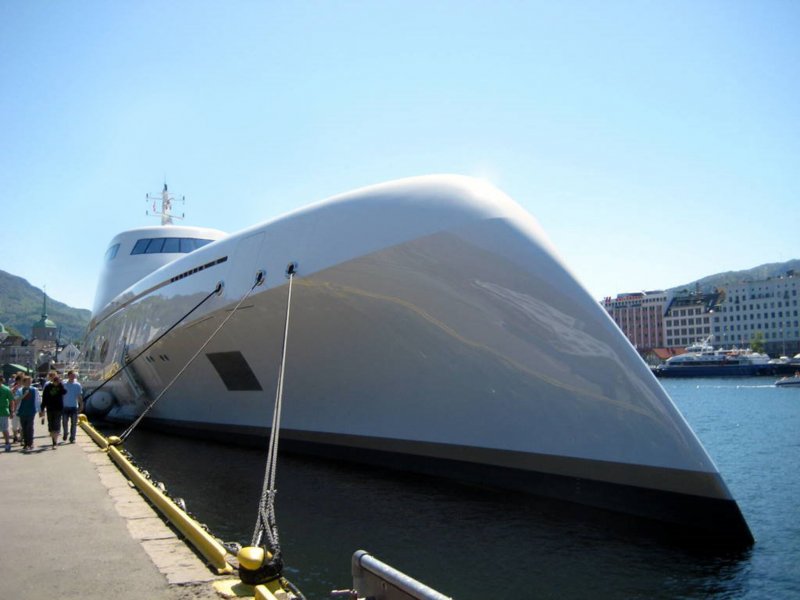 Lover’s Deep Luxury Submarine