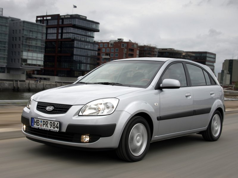 Kia Rio 2 хэтчбек