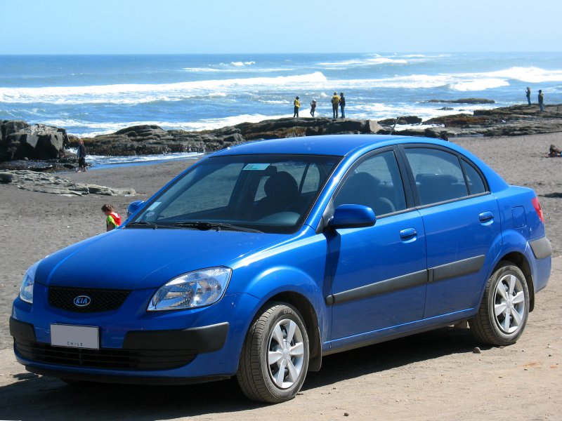 2 Поколение Kia Rio 2005