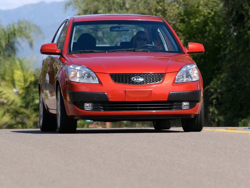 2 Поколение Kia Rio 2005