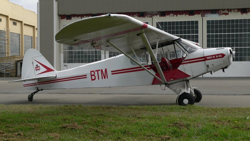 Piper Cub самолет