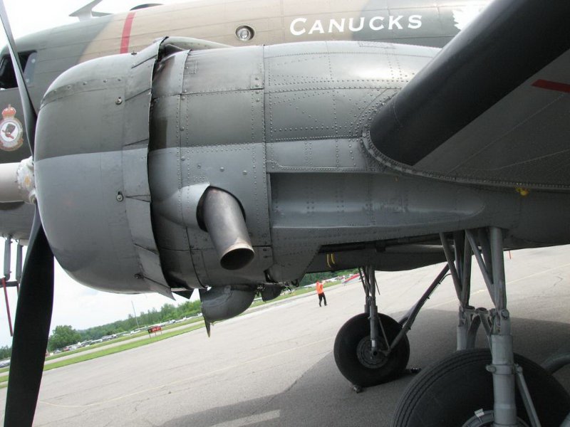 Военно транспортный Дуглас dc3