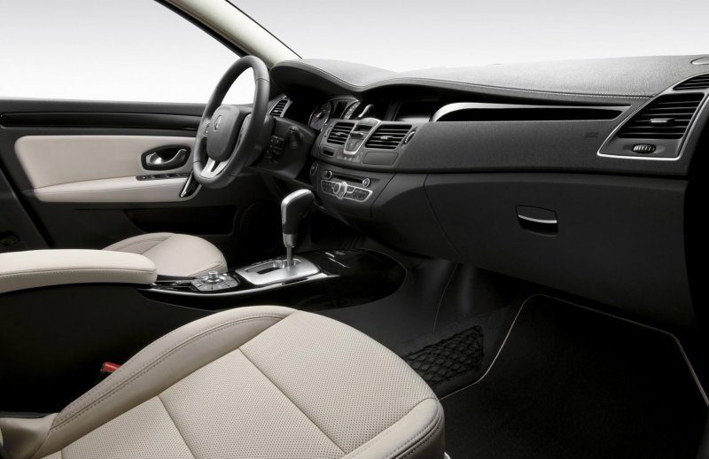 Renault Laguna 3 салон