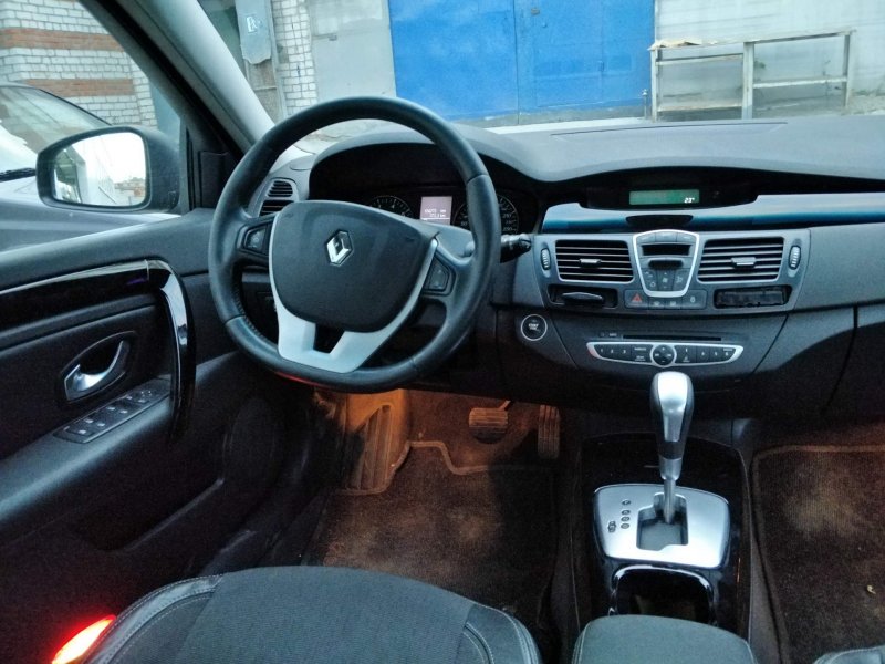 Renault Laguna 3 салон