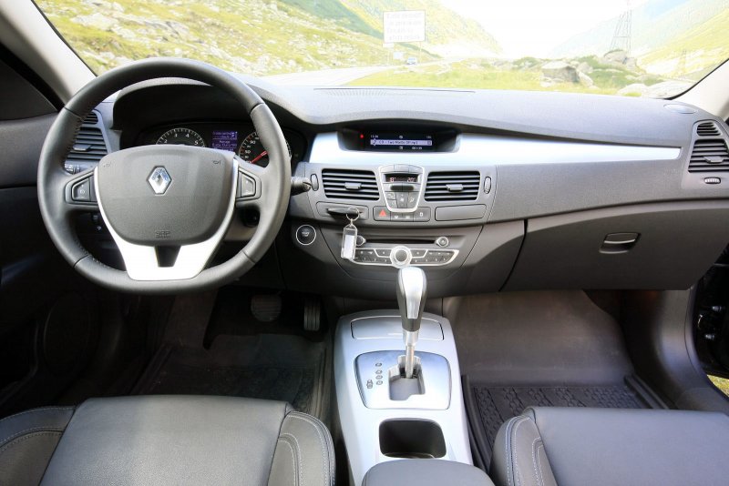 Renault Laguna Coupe салон