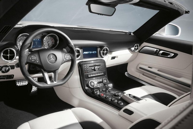 SLS Mercedes салон 2010