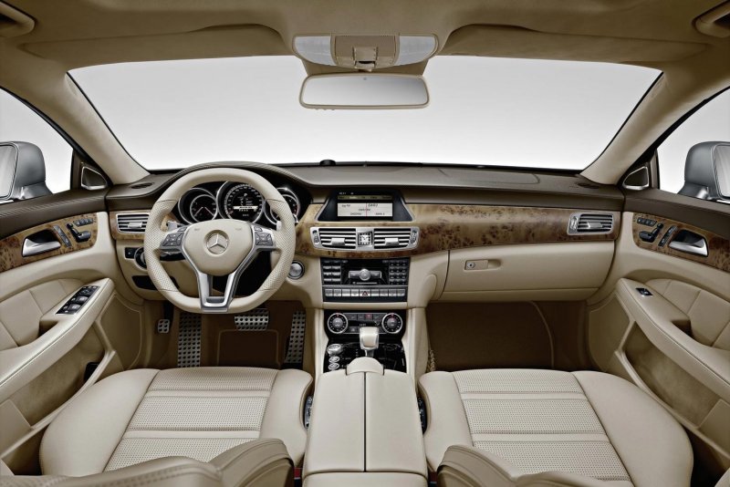 Mercedes Benz CLS 63 AMG салон