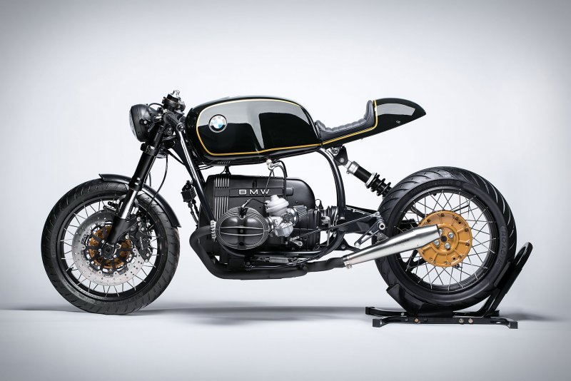Мотоцикл st1300