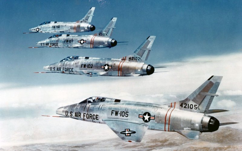 F 100 D super saber
