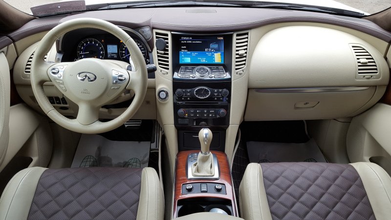 Инфинити qx70 салон