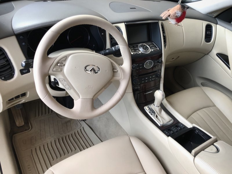 G35 белая седан салон