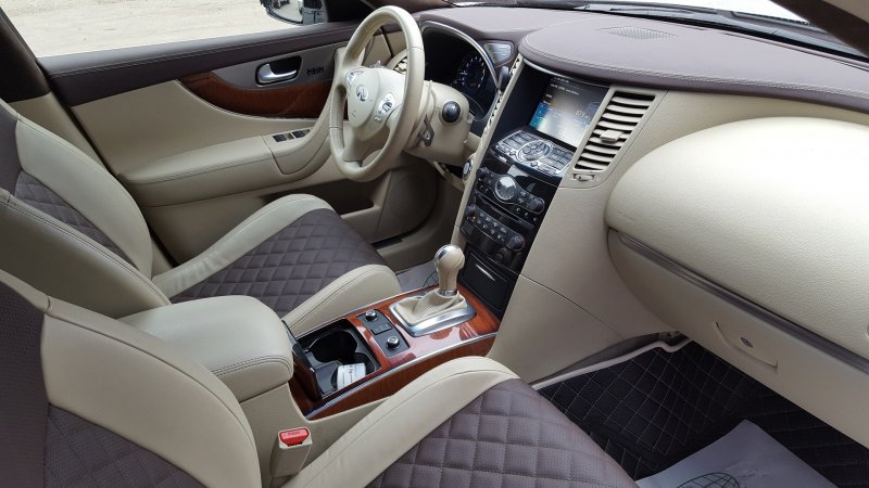 Infiniti qx70 салон