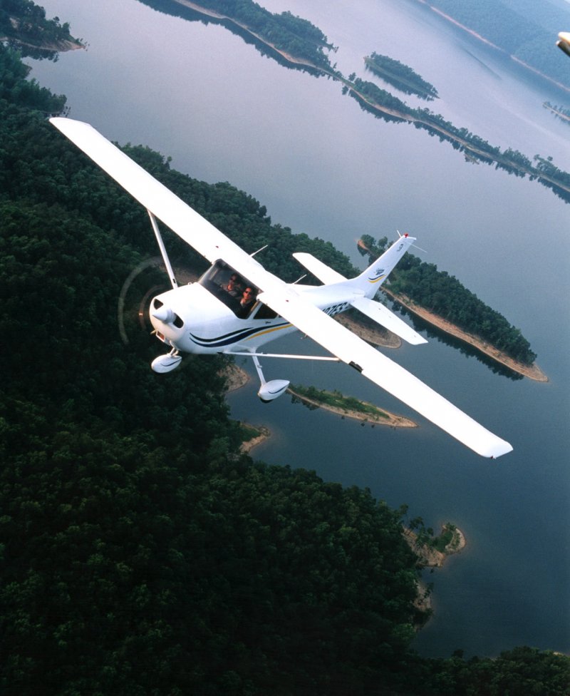 Самолет Cessna 172