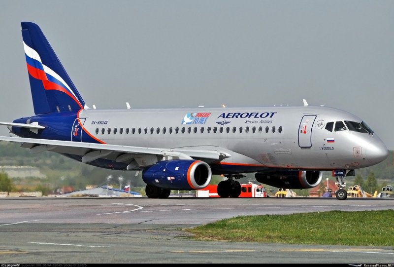 Самолет SSJ-100 Sukhoi Superjet