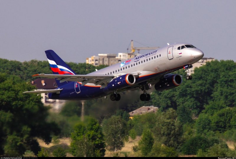 Sukhoi Superjet 100 в Шереметьево 89009