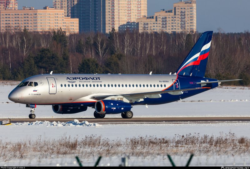 Самолет Sukhoi Superjet 100 Аэрофлот