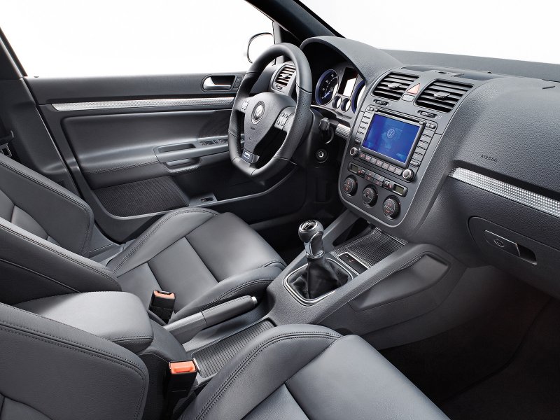 Volkswagen Golf 5 салон