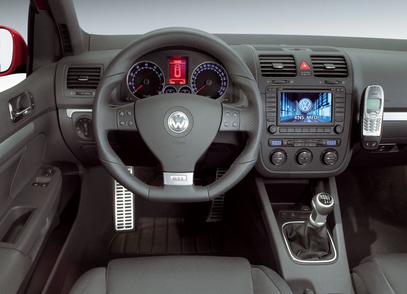 Volkswagen Golf 5 GTI салон