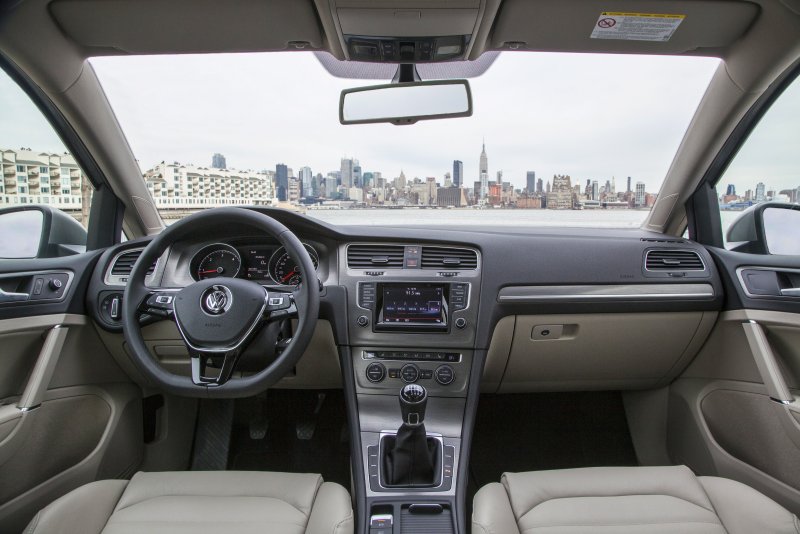 Volkswagen Golf 7 салон