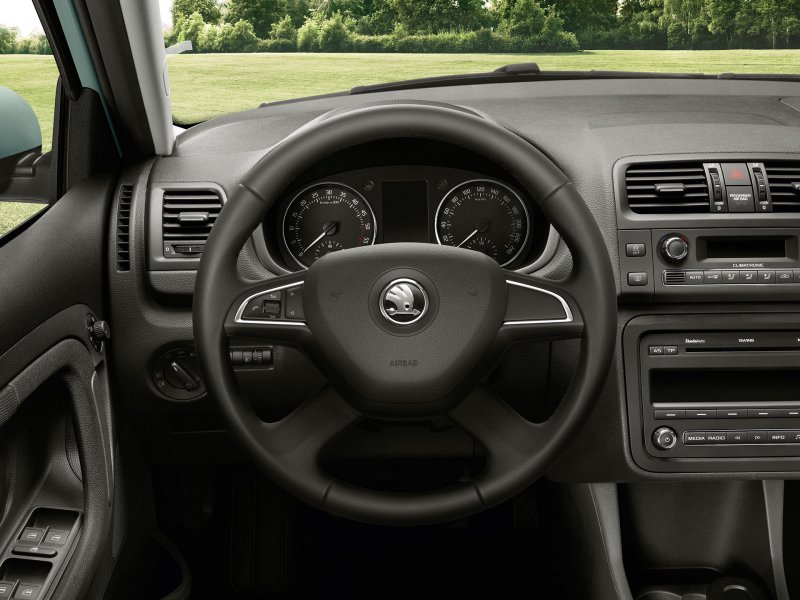 Skoda Fabia 2013 Торпедо