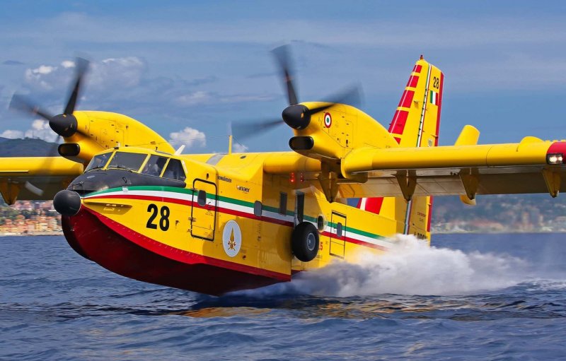 Canadair CL-415