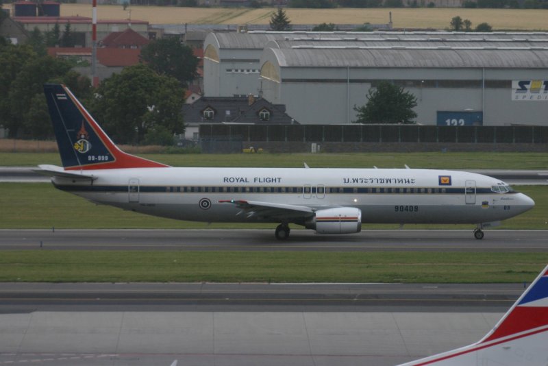 Роял Флайт 737
