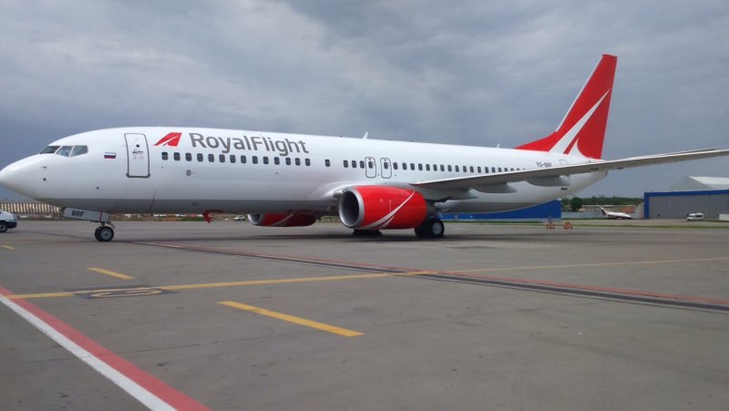 Роял Флайт 737-800