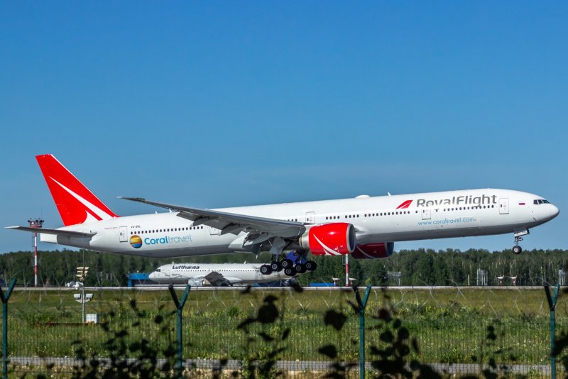 Роял Флайт бизнес класс Боинг 777