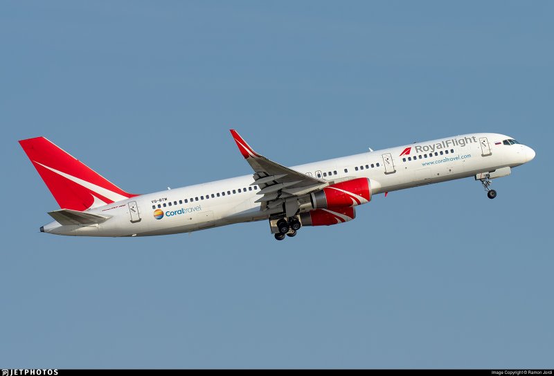 VQ-BRF Boeing 737-808