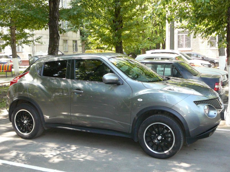Nissan Juke r16