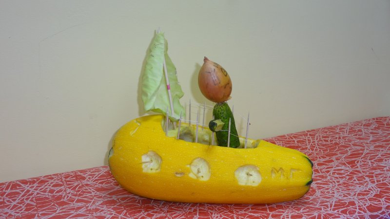 Машинка из кабачка