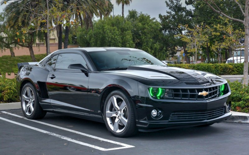Chevrolet Camaro черный