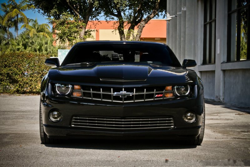 Chevrolet Camaro черный