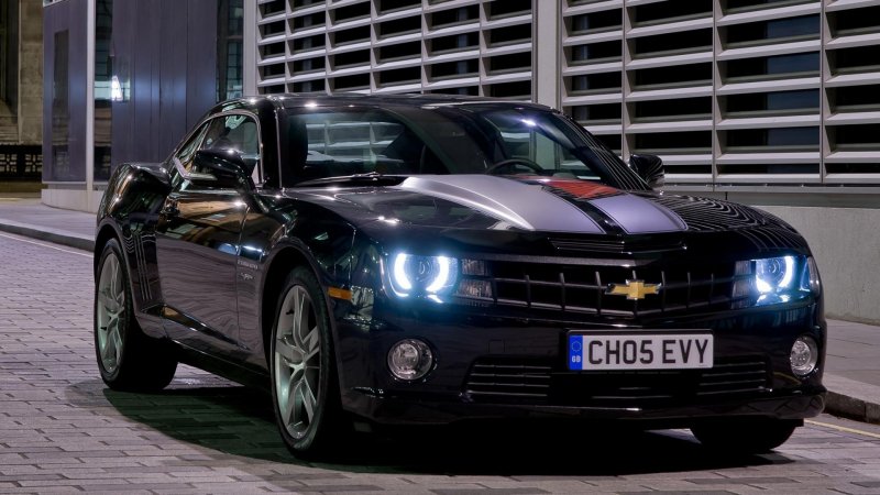 Chevrolet Camaro черный