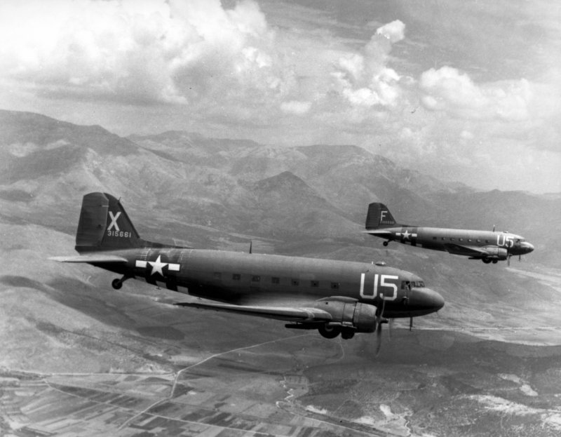 Самолет американский си-47 Дуглас