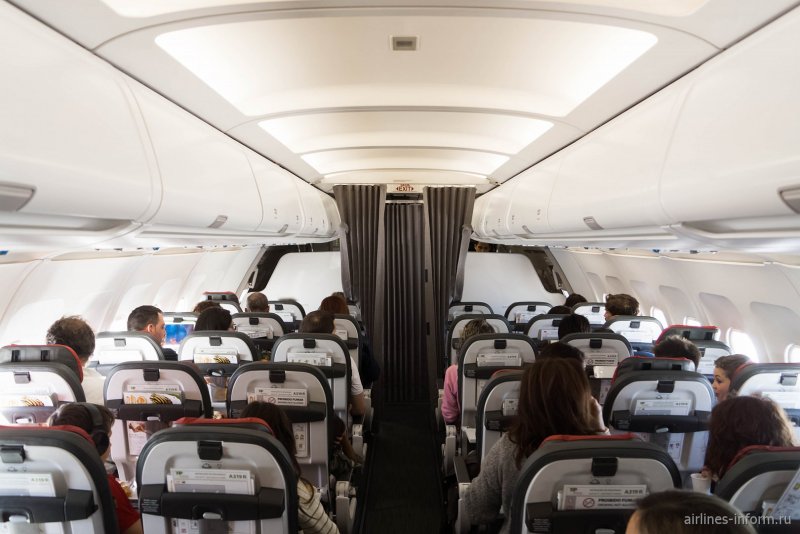 Airbus a319 салон Уральские авиалинии