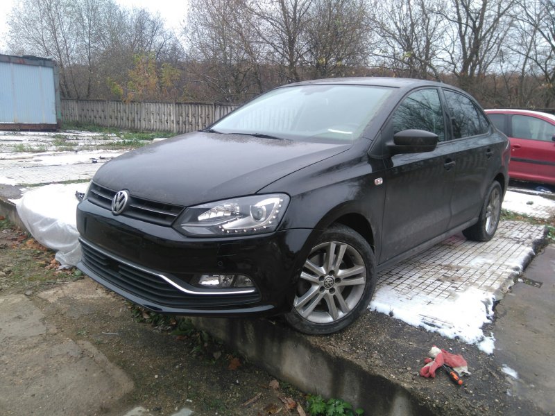 Polo sedan черный