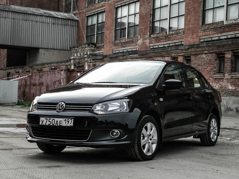 Volkswagen Polo 2016 черный