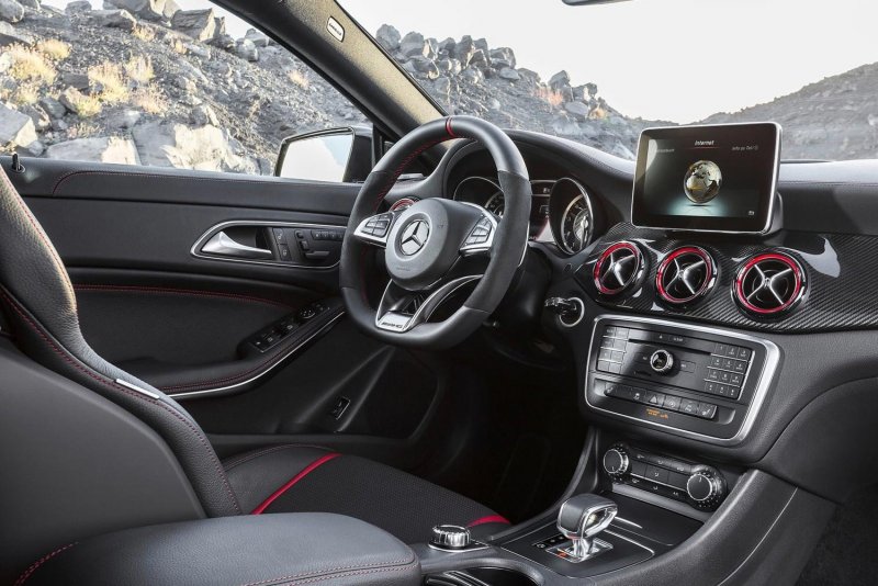 Mercedes CLA 2015 салон