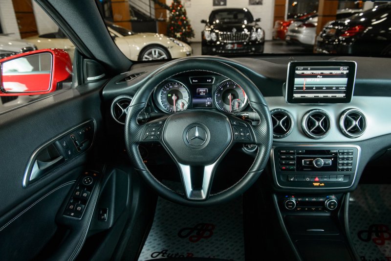 Мерседес-Бенц CLA 200 Sport