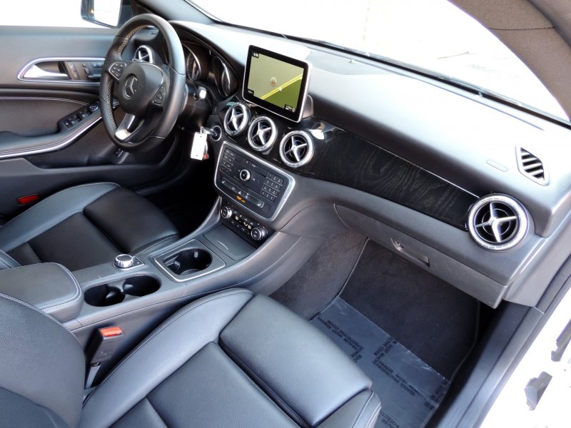 Мерседес CLA 250 салон