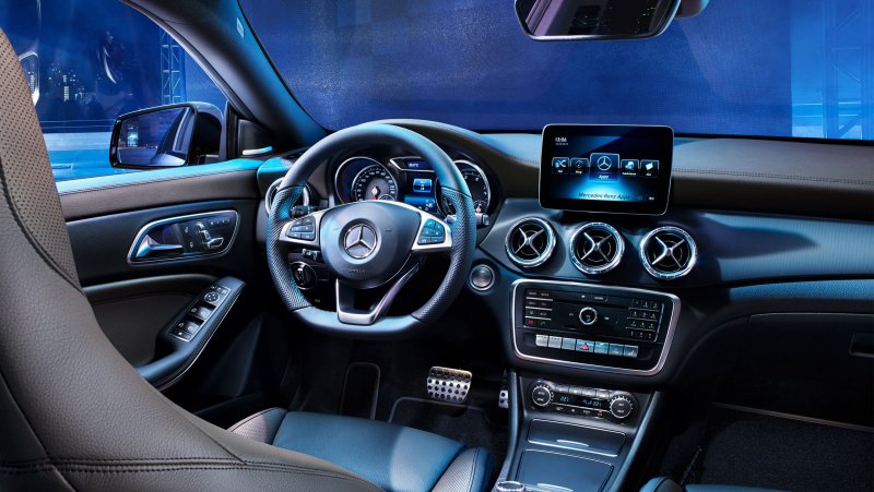 Мерседес CLA 200 белый салон