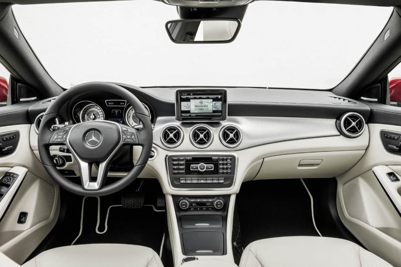Mercedes CLA 2018 салон