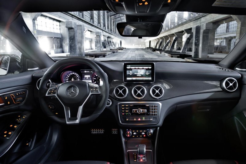 Mercedes Benz CLA 45 AMG