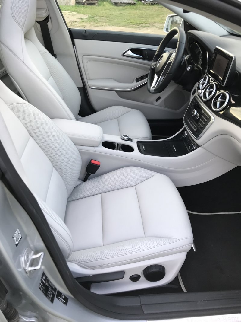 Mercedes CLA 45 AMG салон