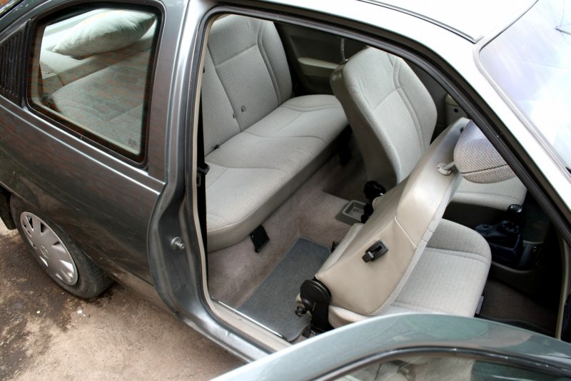 Opel Kadett 1988 салон