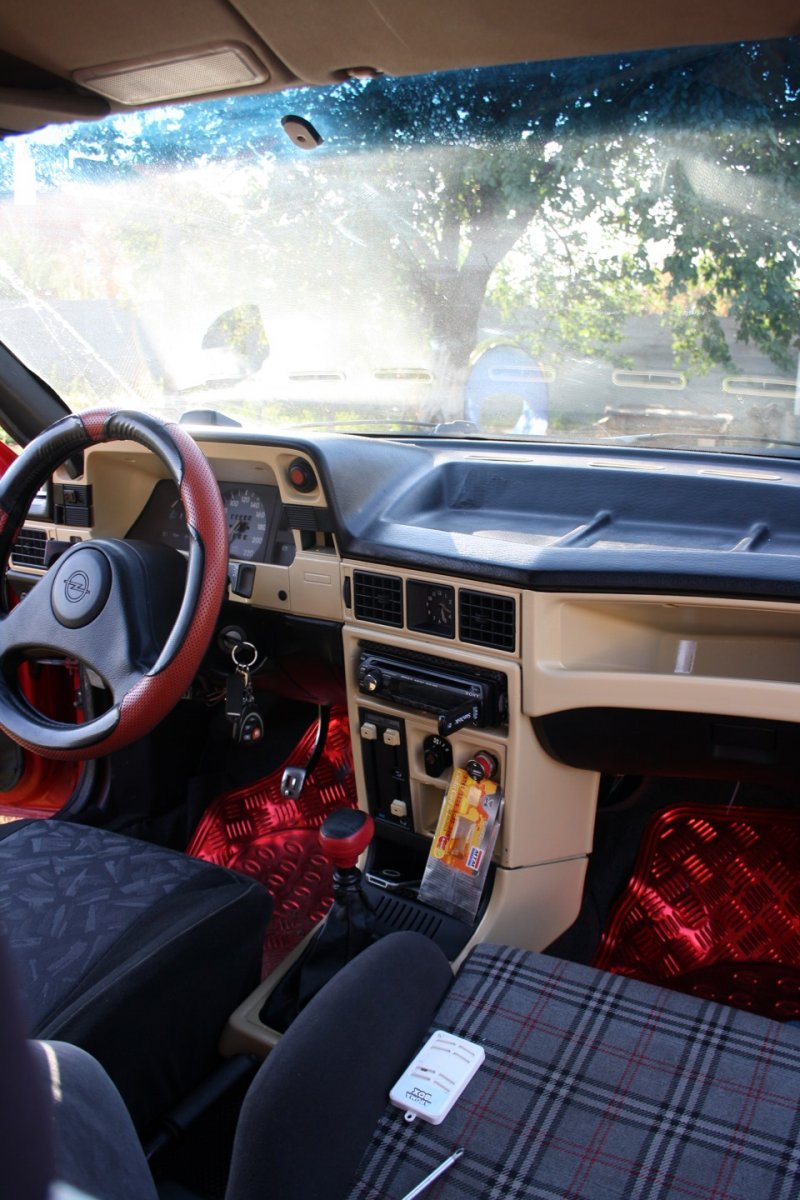 Opel Kadett 1986 салон
