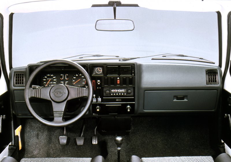 Opel Calibra перетяжка салона